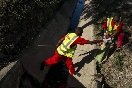 Street cleanup in Dar es Salaam, Tanzania on December 8. Photo: Daniel Hayduk